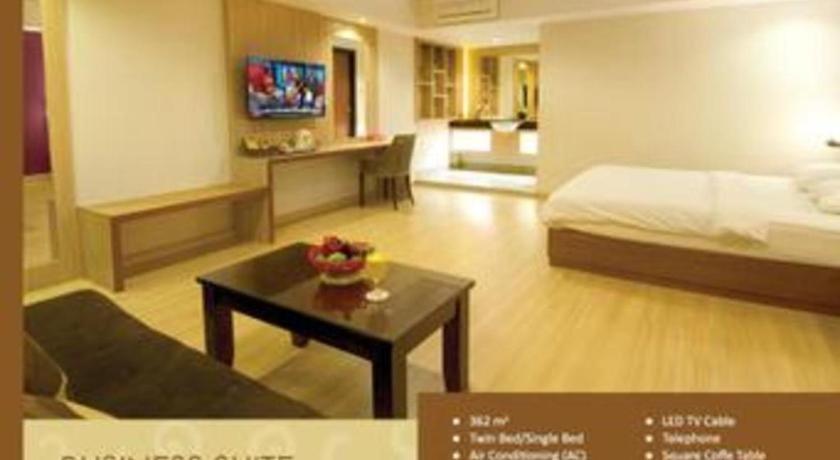 Borneo Hotel Pontianak Extérieur photo