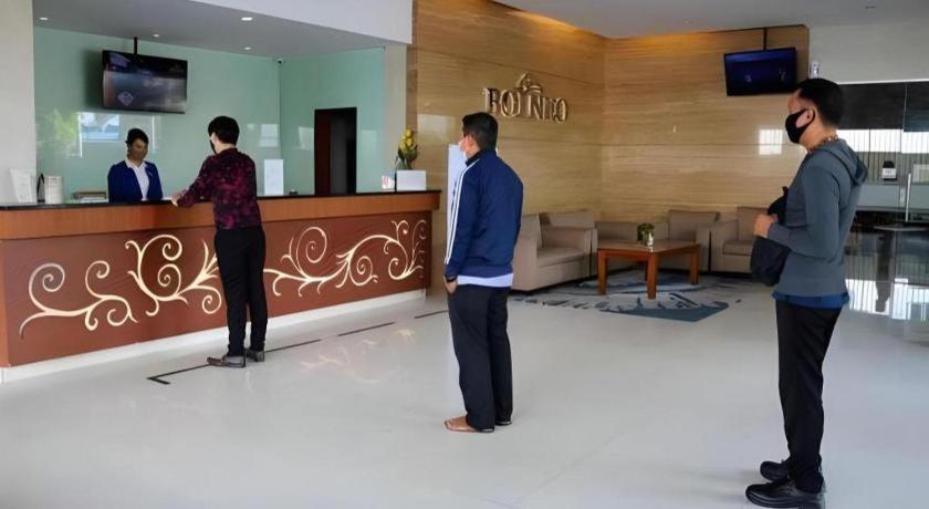 Borneo Hotel Pontianak Extérieur photo