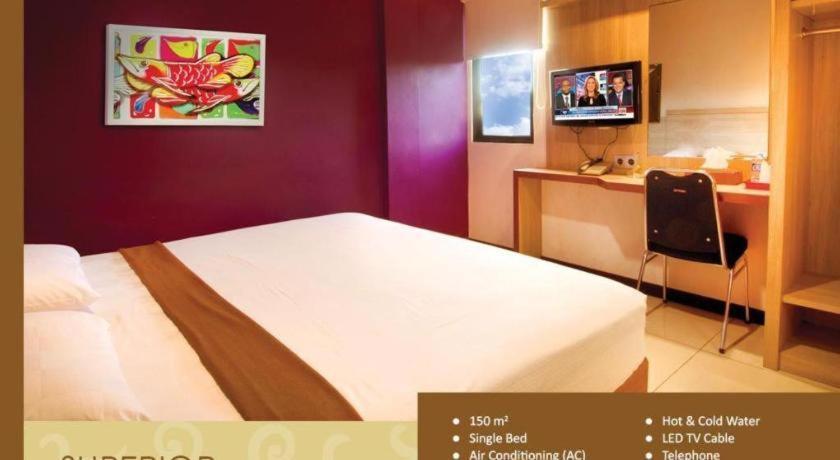 Borneo Hotel Pontianak Extérieur photo